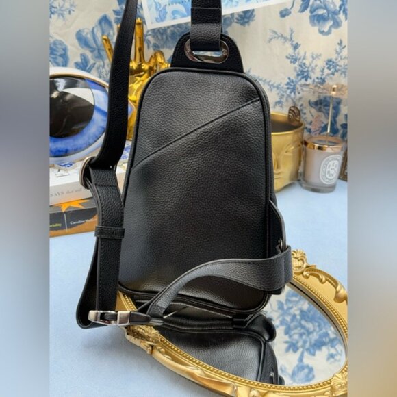 🆕 VIVIENNE WESTWOOD 🧿 NWOT Black Sling Bag, Orb Plaque Logo - AUTHENTICATED - Picture 8 of 16